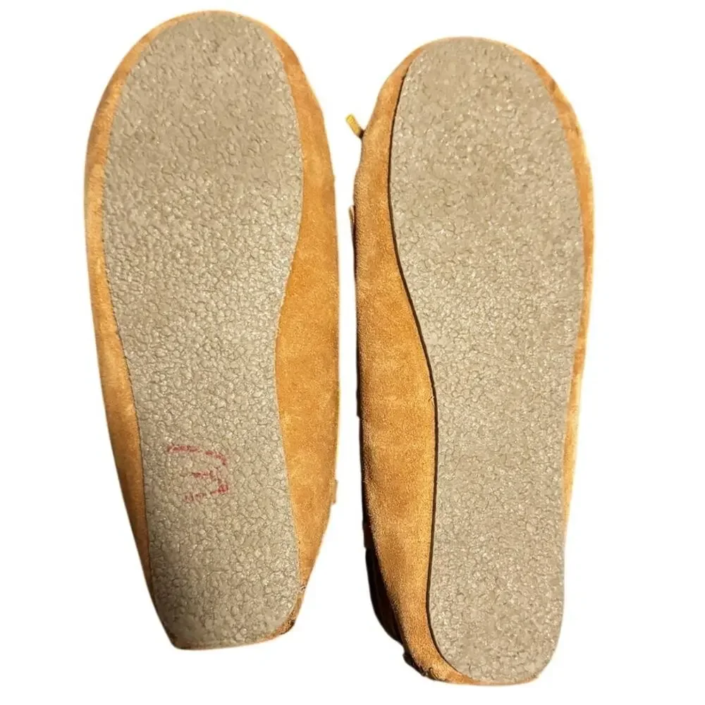 Minnetonka Moccasin Slippers Tan Suede Faux Fur Lined Women's Size 7
